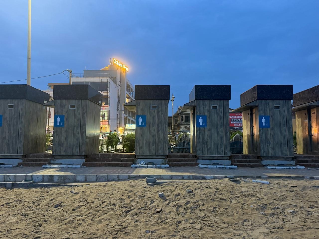 Puri Beach IPToilet